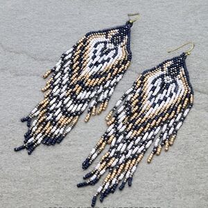 NWT Blue/ White Elegant Western Boho Beaded Fringe Earrings